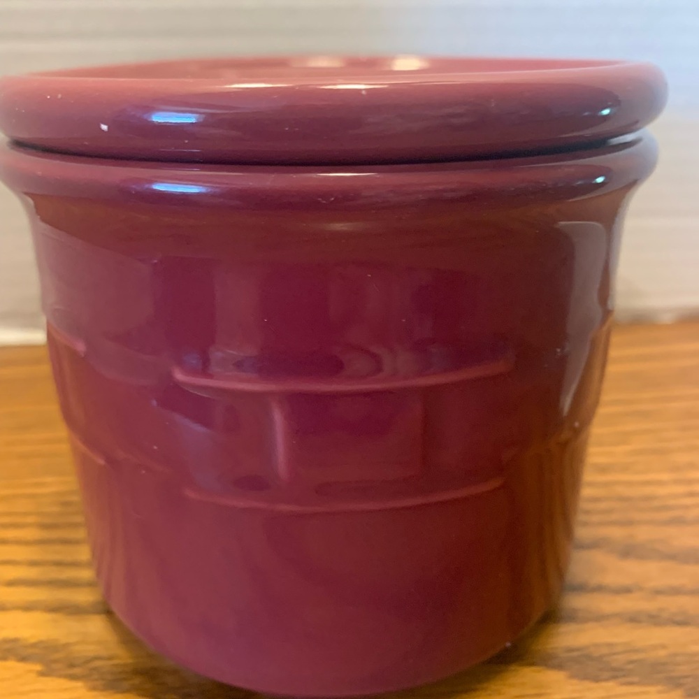 Glossy cranberry Longaberger Pottery Ceramic Storage Jar with Lid